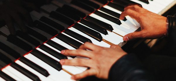 piano-hands