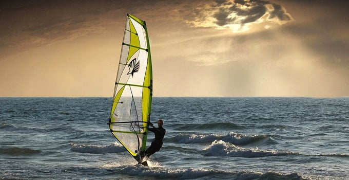 windsurfing