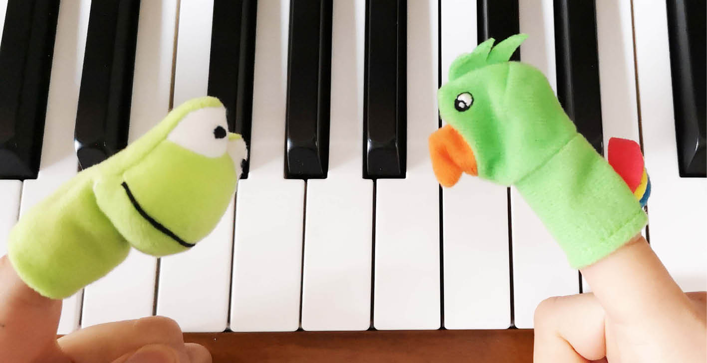 Using finger puppets to teach right/left coordination to piano students