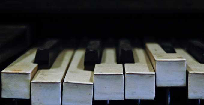 Broken piano keys